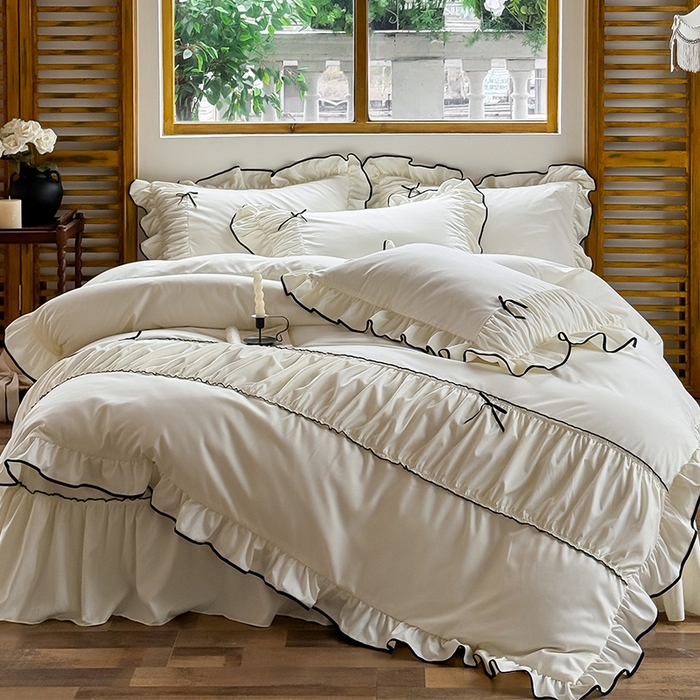 91家纺网 家纺一手货源 找家纺 2025秋冬新款A类母婴级法式风忆棉床裙床笠四件套 琉眠-华贵米