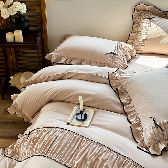 91家纺网 家纺一手货源 找家纺 2025秋冬新款A类母婴级法式风忆棉床裙床笠四件套 琉眠-棕雅咖