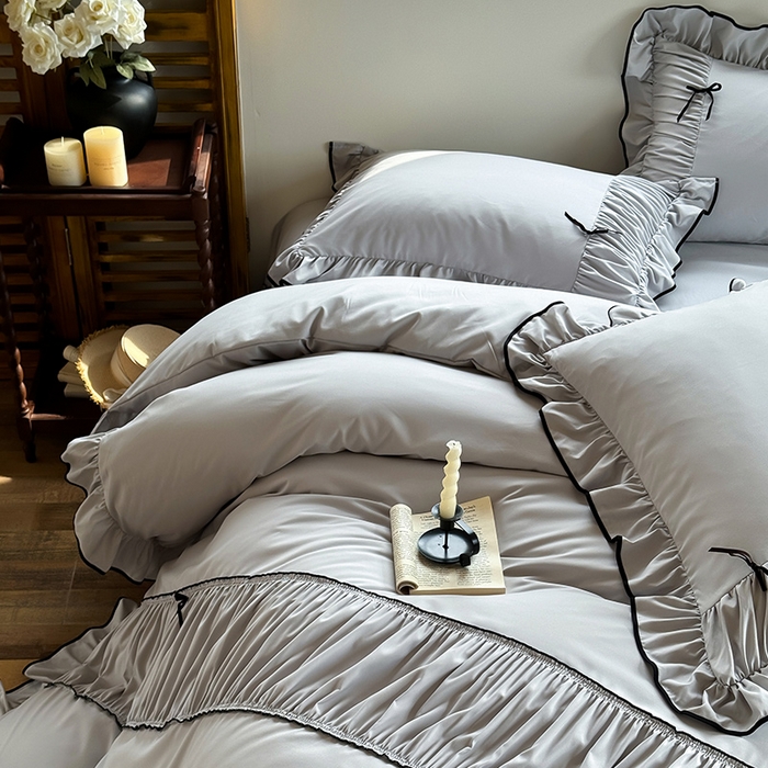 91家纺网 家纺一手货源 找家纺 2025秋冬新款A类母婴级法式风忆棉床裙床笠四件套 琉眠-琉璃灰