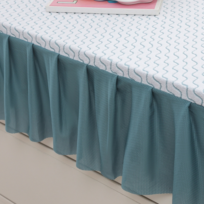 91家纺网 家纺一手货源 找家纺 2025新款防滑防尘斗柜套裙边-水波纹系列 浅蓝