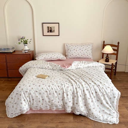 91家纺网 家纺一手货源 找家纺 一霖家纺 2025新款云感双层纱花边款四件套 小奶狗