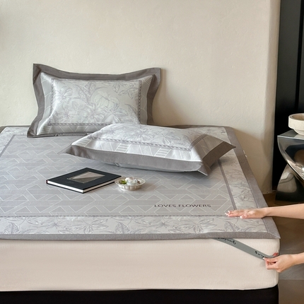 91家纺网 家纺一手货源 找家纺 （总）橘滋  2025新夏日高端A类原创设计轻奢简约数码印花冰丝席凉席-床席