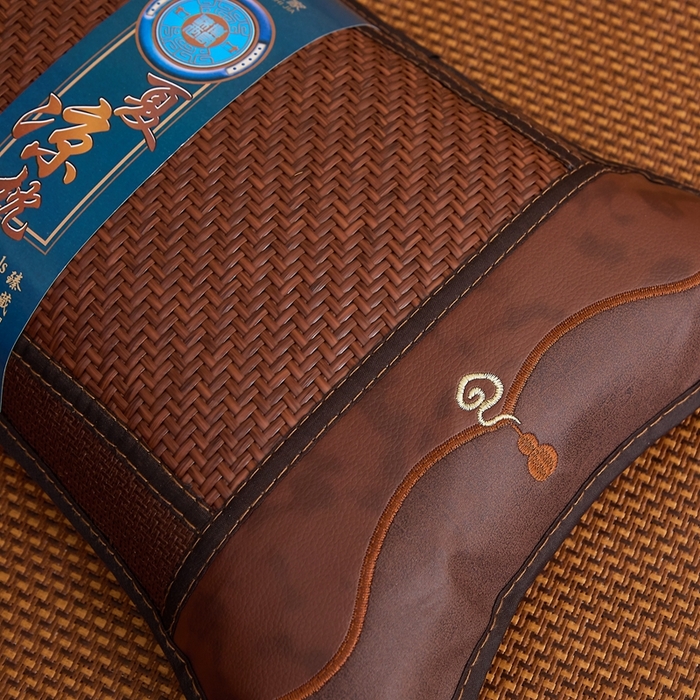 91家纺网 家纺一手货源 找家纺 （总）优波兔 2025新款夏凉枕 高端野藤葫芦丝一体式绣花圆枕（36x57）荞麦壳枕