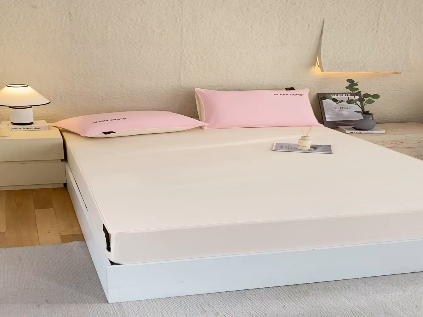 91家纺网 家纺一手货源 找家纺 恋之语 2025新款纯色亲肤舒适麻绳款床笠 米黄粉