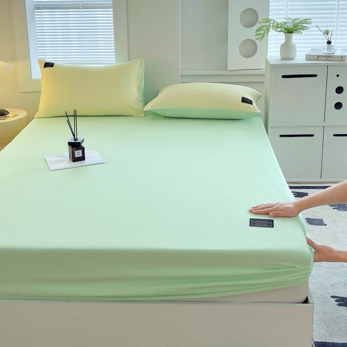 91家纺网 家纺一手货源 找家纺 恋之语 2025新款纯色亲肤舒适贴布标单床笠90克 果绿