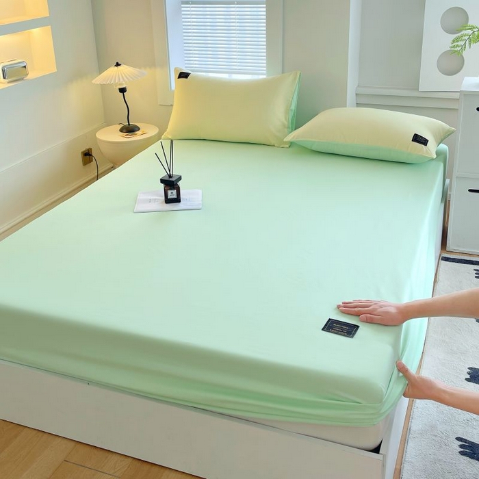 91家纺网 家纺一手货源 找家纺 恋之语 2025新款纯色亲肤舒适贴布标单床笠90克 果绿