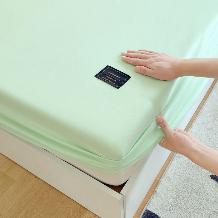 91家纺网 家纺一手货源 找家纺 恋之语 2025新款纯色亲肤舒适贴布标单床笠90克 果绿