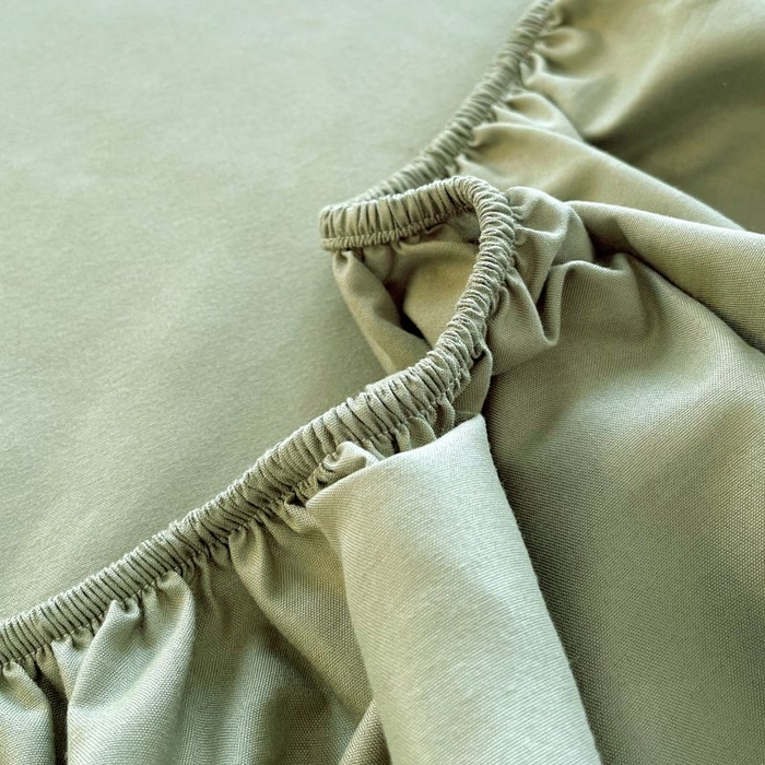 91家纺网 家纺一手货源 找家纺 恋之语 2025新款纯色亲肤舒适贴布标单床笠90克 芥末绿