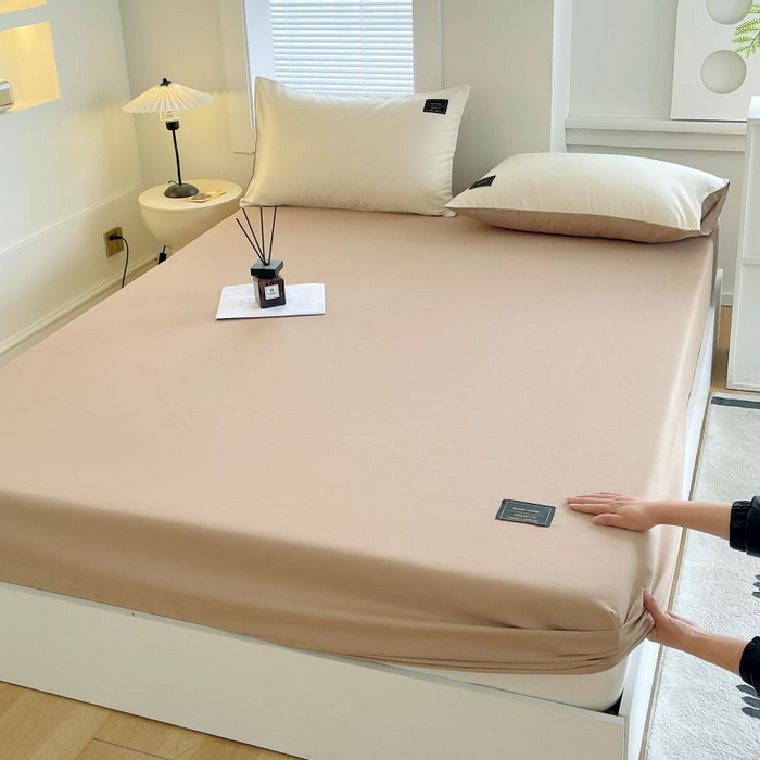 91家纺网 家纺一手货源 找家纺 恋之语 2025新款纯色亲肤舒适贴布标单床笠90克 卡其