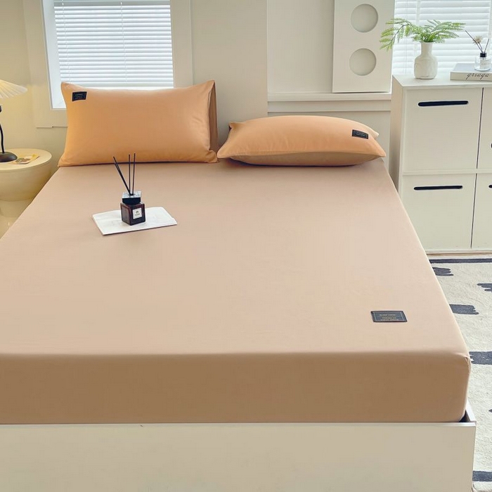 91家纺网 家纺一手货源 找家纺 恋之语 2025新款纯色亲肤舒适贴布标单床笠90克 卡其灰