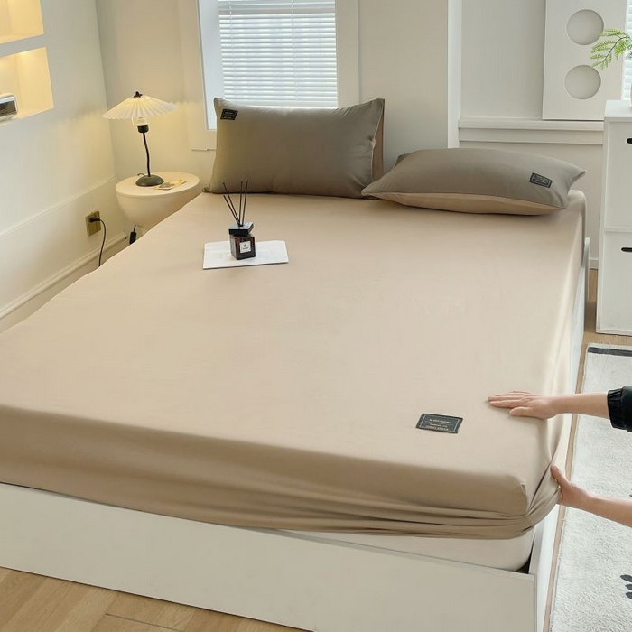 91家纺网 家纺一手货源 找家纺 恋之语 2025新款纯色亲肤舒适贴布标单床笠90克 卡其灰2