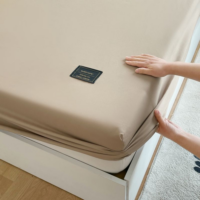 91家纺网 家纺一手货源 找家纺 恋之语 2025新款纯色亲肤舒适贴布标单床笠90克 卡其灰2