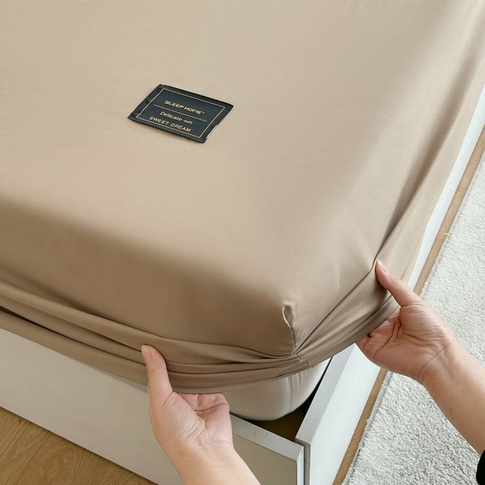 91家纺网 家纺一手货源 找家纺 恋之语 2025新款纯色亲肤舒适贴布标单床笠90克 卡其灰2