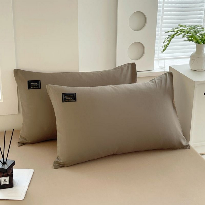 91家纺网 家纺一手货源 找家纺 恋之语 2025新款纯色亲肤舒适贴布标单床笠90克 卡其灰2