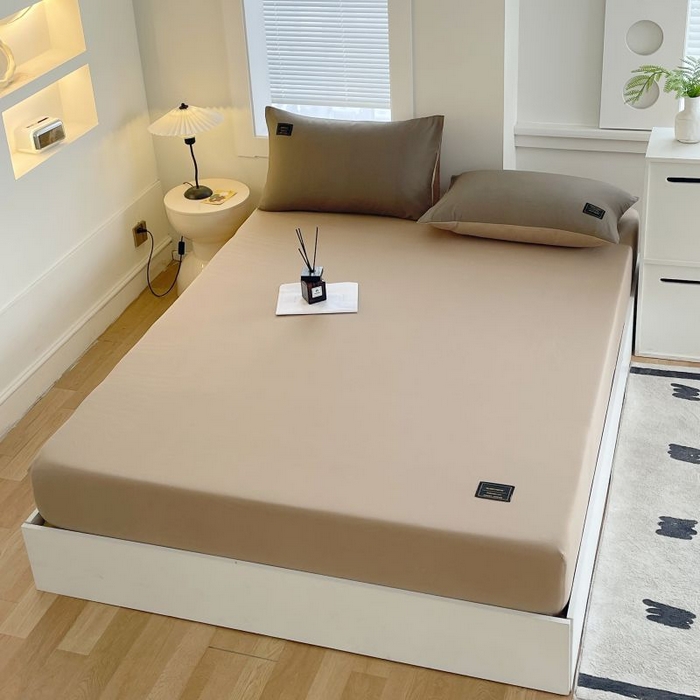 91家纺网 家纺一手货源 找家纺 恋之语 2025新款纯色亲肤舒适贴布标单床笠90克 卡其灰2