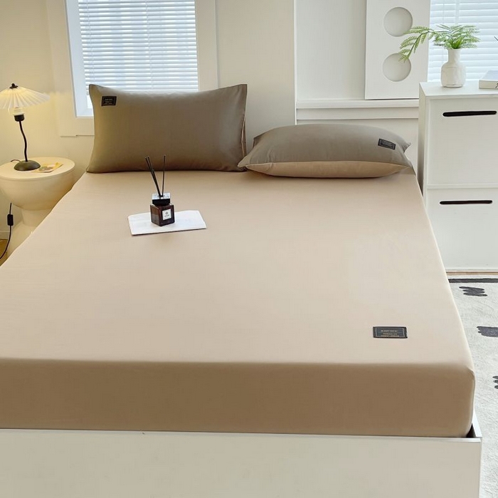 91家纺网 家纺一手货源 找家纺 恋之语 2025新款纯色亲肤舒适贴布标单床笠90克 卡其灰2