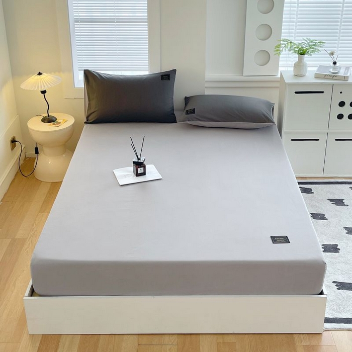 91家纺网 家纺一手货源 找家纺 恋之语 2025新款纯色亲肤舒适贴布标单床笠90克 浅灰