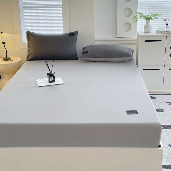 91家纺网 家纺一手货源 找家纺 恋之语 2025新款纯色亲肤舒适贴布标单床笠90克 浅灰