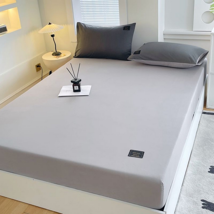 91家纺网 家纺一手货源 找家纺 恋之语 2025新款纯色亲肤舒适贴布标单床笠90克 浅灰