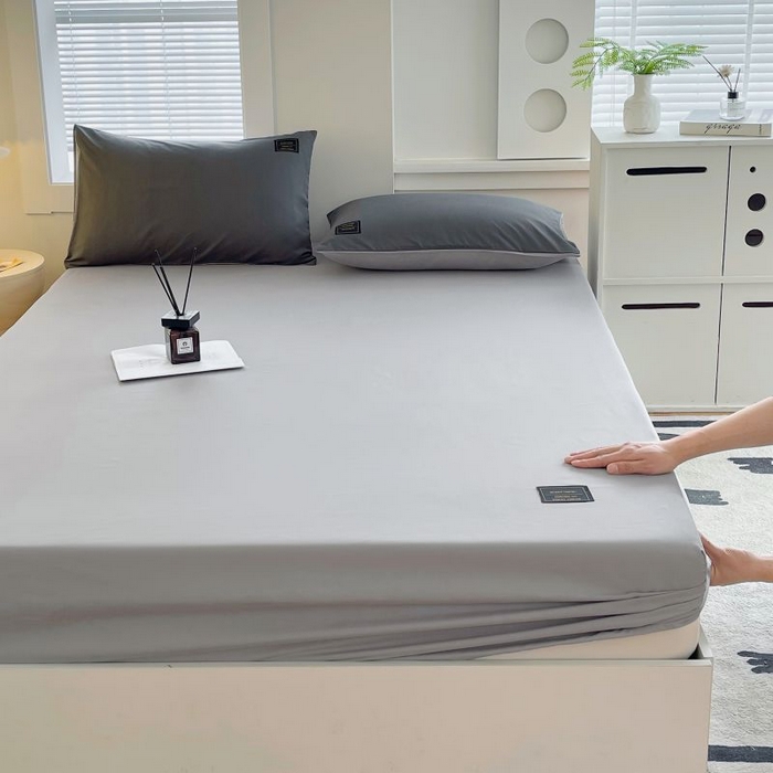 91家纺网 家纺一手货源 找家纺 恋之语 2025新款纯色亲肤舒适贴布标单床笠90克 浅灰