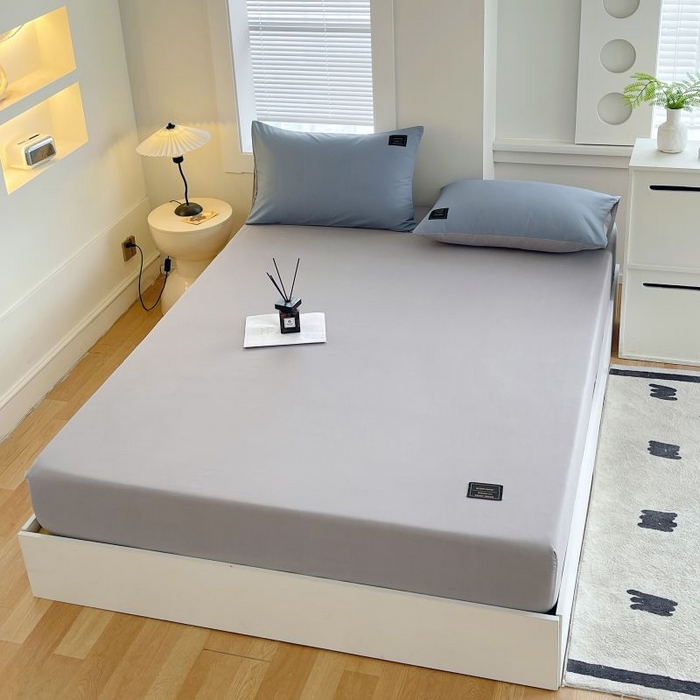 91家纺网 家纺一手货源 找家纺 恋之语 2025新款纯色亲肤舒适贴布标单床笠90克 浅灰+蓝