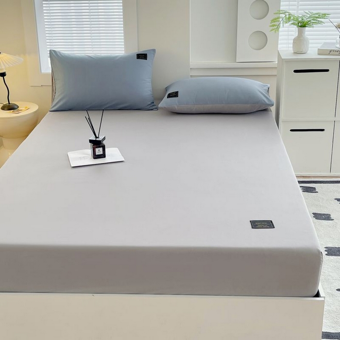 91家纺网 家纺一手货源 找家纺 恋之语 2025新款纯色亲肤舒适贴布标单床笠90克 浅灰+蓝