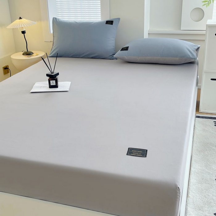 91家纺网 家纺一手货源 找家纺 恋之语 2025新款纯色亲肤舒适贴布标单床笠90克 浅灰+蓝
