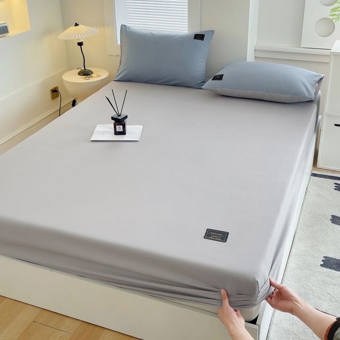 91家纺网 家纺一手货源 找家纺 恋之语 2025新款纯色亲肤舒适贴布标单床笠90克 浅灰+蓝