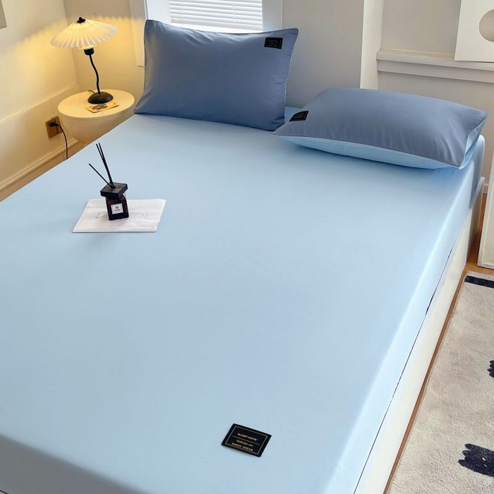 91家纺网 家纺一手货源 找家纺 恋之语 2025新款纯色亲肤舒适贴布标单床笠90克 浅蓝