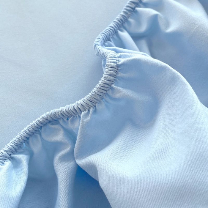 91家纺网 家纺一手货源 找家纺 恋之语 2025新款纯色亲肤舒适贴布标单床笠90克 浅蓝