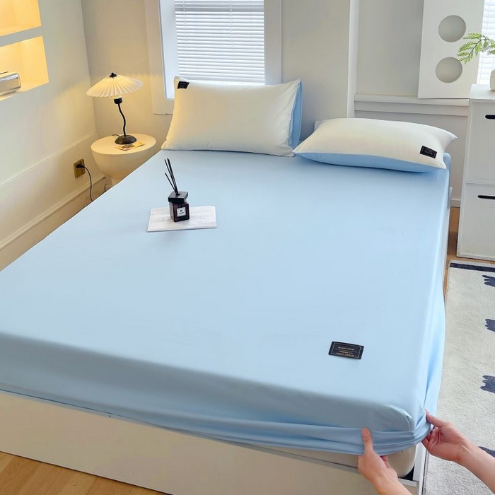 91家纺网 家纺一手货源 找家纺 恋之语 2025新款纯色亲肤舒适贴布标单床笠90克 浅蓝2