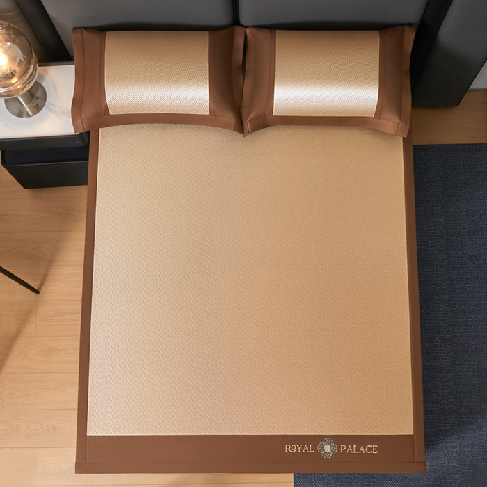 91家纺网 家纺一手货源 找家纺 全季家居 2025新款A类抗菌防螨幸运星系列冰藤席凉席席子 金咖 床席