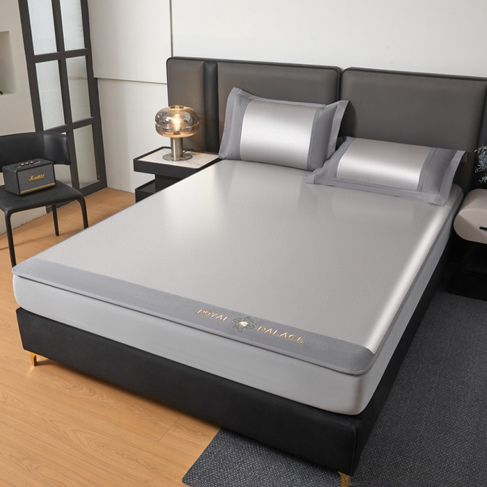 91家纺网 家纺一手货源 找家纺 全季家居 2025新款A类抗菌防螨幸运星系列冰藤席凉席席子 银灰 床笠