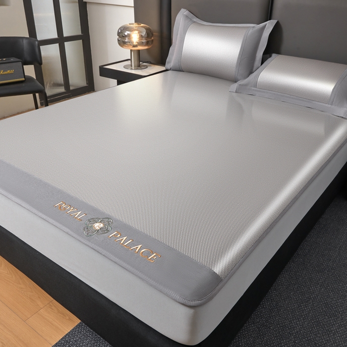 91家纺网 家纺一手货源 找家纺 全季家居 2025新款A类抗菌防螨幸运星系列冰藤席凉席席子 银灰 床笠