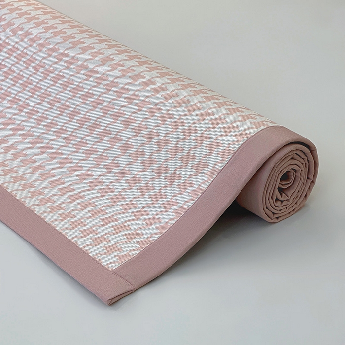 91家纺网 家纺一手货源 找家纺 全季家居 2025新款A类轻奢系列数码印花冰藤席凉席席子 千鸟格-淡粉 床席