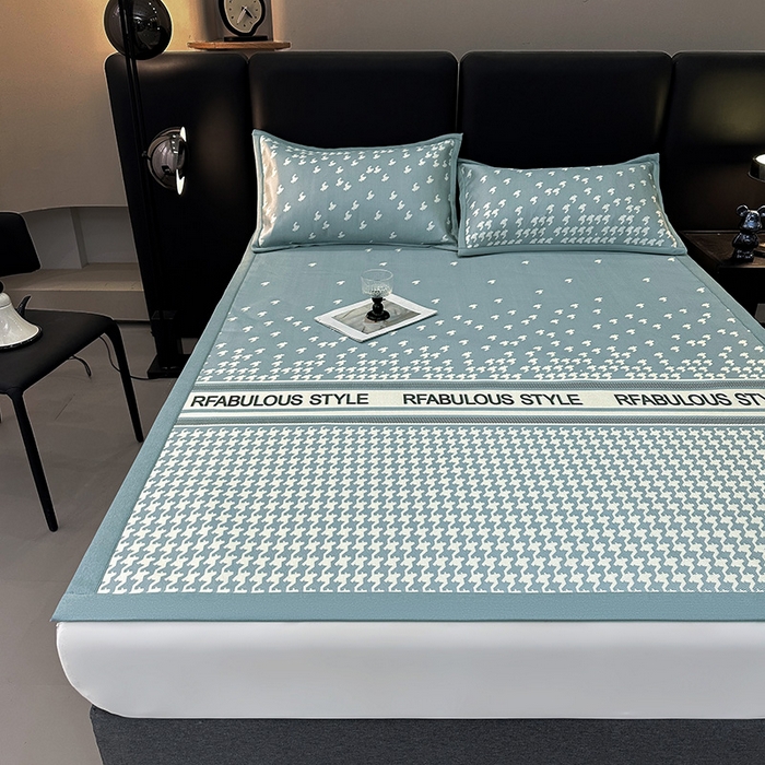 91家纺网 家纺一手货源 找家纺 全季家居 2025新款A类轻奢系列数码印花冰藤席凉席席子 千鸟格-深蓝 床席