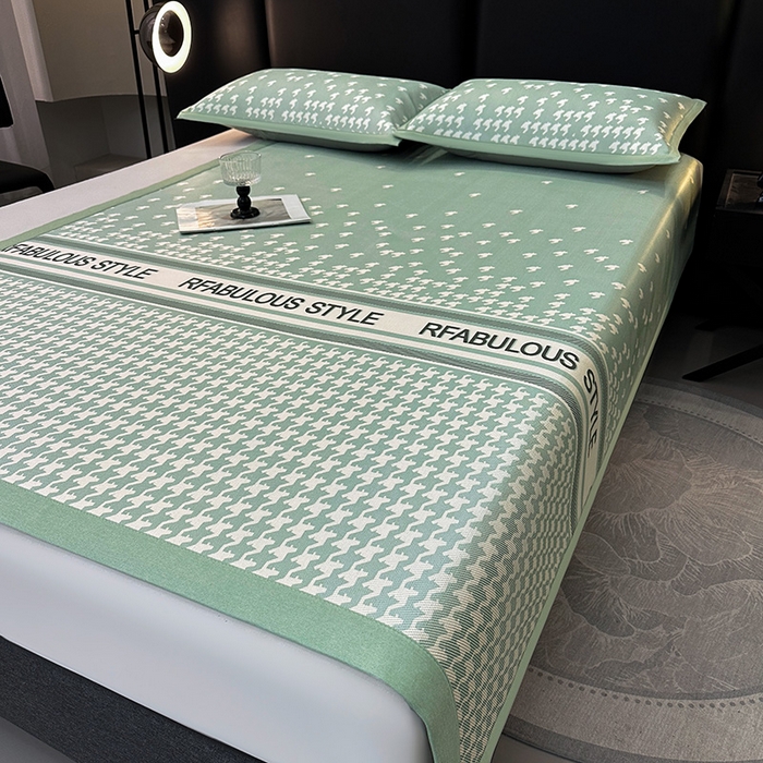 91家纺网 家纺一手货源 找家纺 全季家居 2025新款A类轻奢系列数码印花冰藤席凉席席子 千鸟格-水绿 床席