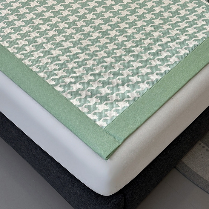 91家纺网 家纺一手货源 找家纺 全季家居 2025新款A类轻奢系列数码印花冰藤席凉席席子 千鸟格-水绿 床席