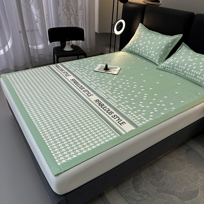 91家纺网 家纺一手货源 找家纺 全季家居 2025新款A类轻奢系列数码印花冰藤席凉席席子 千鸟格-水绿 床席