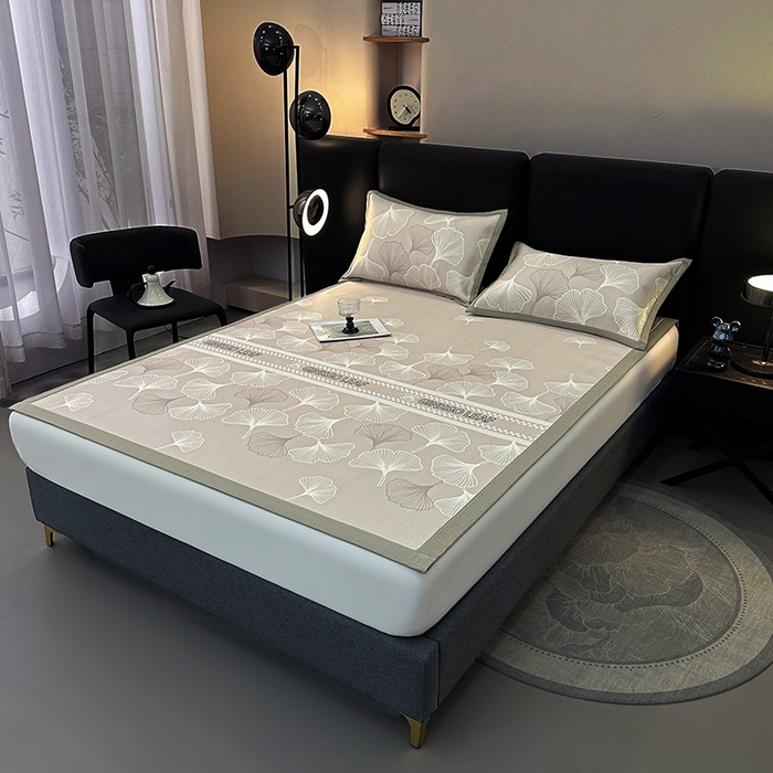 91家纺网 家纺一手货源 找家纺 全季家居 2025新款A类轻奢系列数码印花冰藤席凉席席子 杏叶语-浅咖 床席