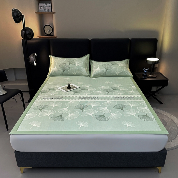 91家纺网 家纺一手货源 找家纺 全季家居 2025新款A类轻奢系列数码印花冰藤席凉席席子 杏叶语-水绿 床席