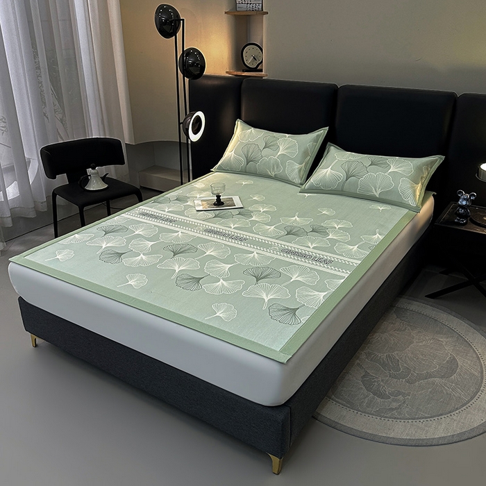 91家纺网 家纺一手货源 找家纺 全季家居 2025新款A类轻奢系列数码印花冰藤席凉席席子 杏叶语-水绿 床席