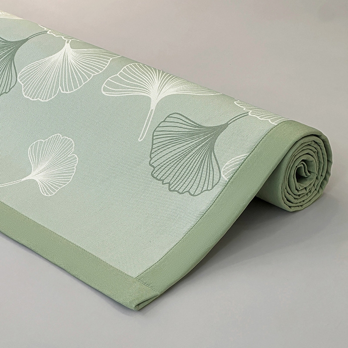 91家纺网 家纺一手货源 找家纺 全季家居 2025新款A类轻奢系列数码印花冰藤席凉席席子 杏叶语-水绿 床席