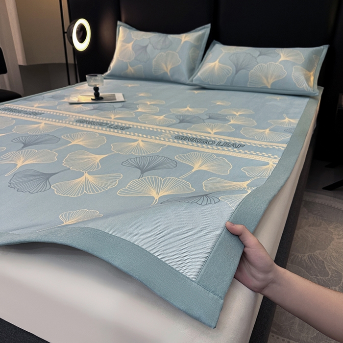 91家纺网 家纺一手货源 找家纺 全季家居 2025新款A类轻奢系列数码印花冰藤席凉席席子 杏叶语-天蓝 床席