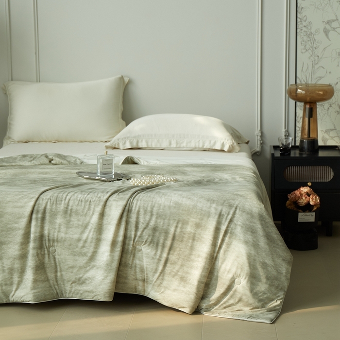 91家纺网 家纺一手货源 找家纺 佑先生 2025新款印花凉感被（锦氨） 烟雨蒙蒙-卡其