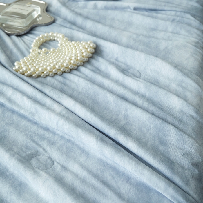 91家纺网 家纺一手货源 找家纺 佑先生 2025新款印花凉感被（锦氨） 烟雨蒙蒙-蓝