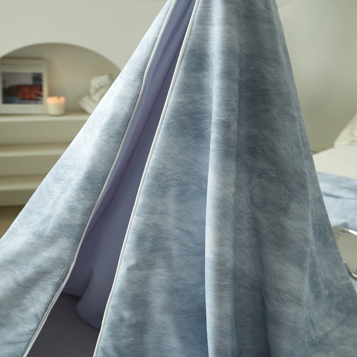 91家纺网 家纺一手货源 找家纺 佑先生 2025新款印花凉感被（锦氨） 烟雨蒙蒙-蓝