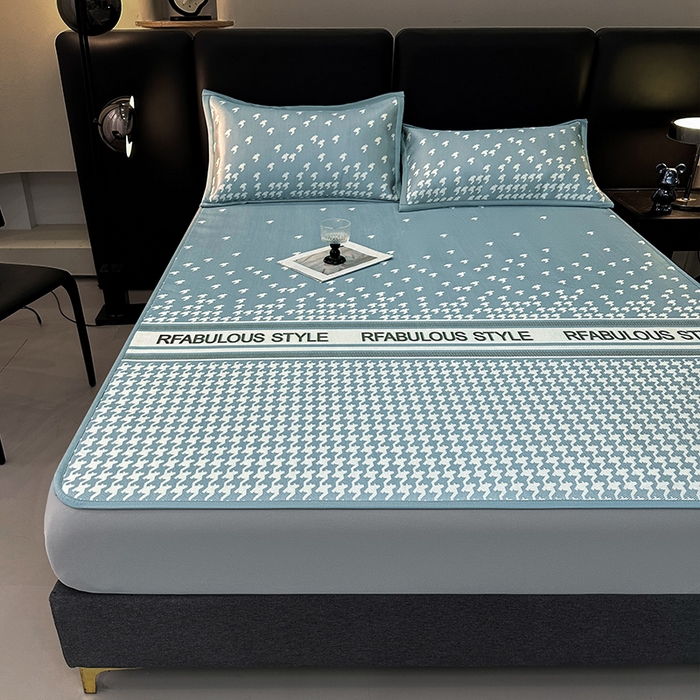 91家纺网 家纺一手货源 找家纺 全季家居 2025新款A类轻奢系列数码印花冰藤席凉席席子 千鸟格-深蓝 床笠