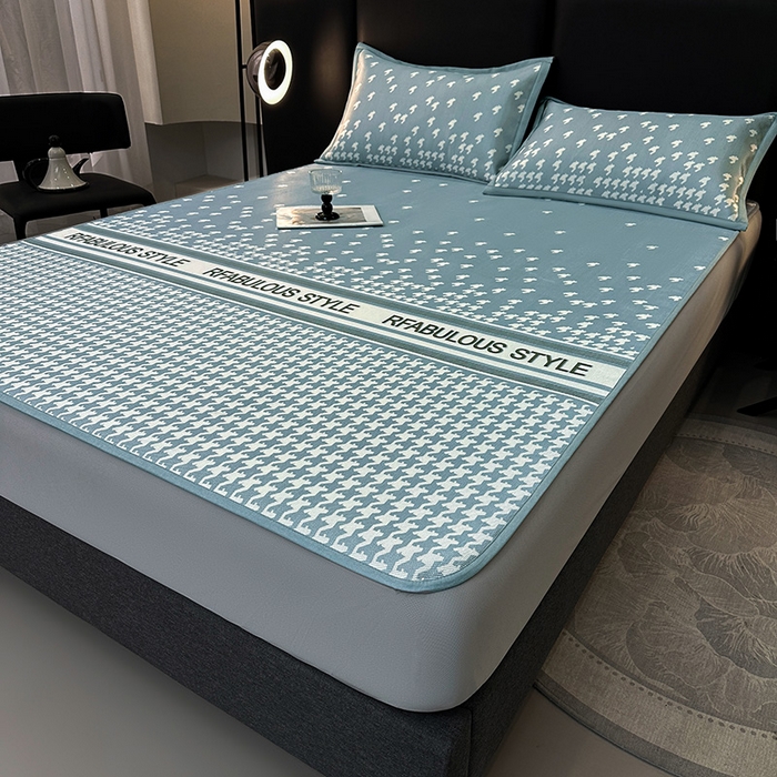 91家纺网 家纺一手货源 找家纺 全季家居 2025新款A类轻奢系列数码印花冰藤席凉席席子 千鸟格-深蓝 床笠