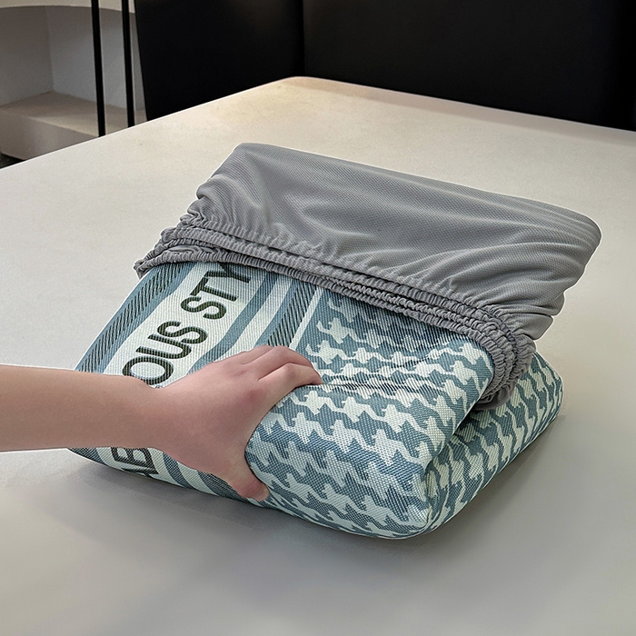 91家纺网 家纺一手货源 找家纺 全季家居 2025新款A类轻奢系列数码印花冰藤席凉席席子 千鸟格-深蓝 床笠